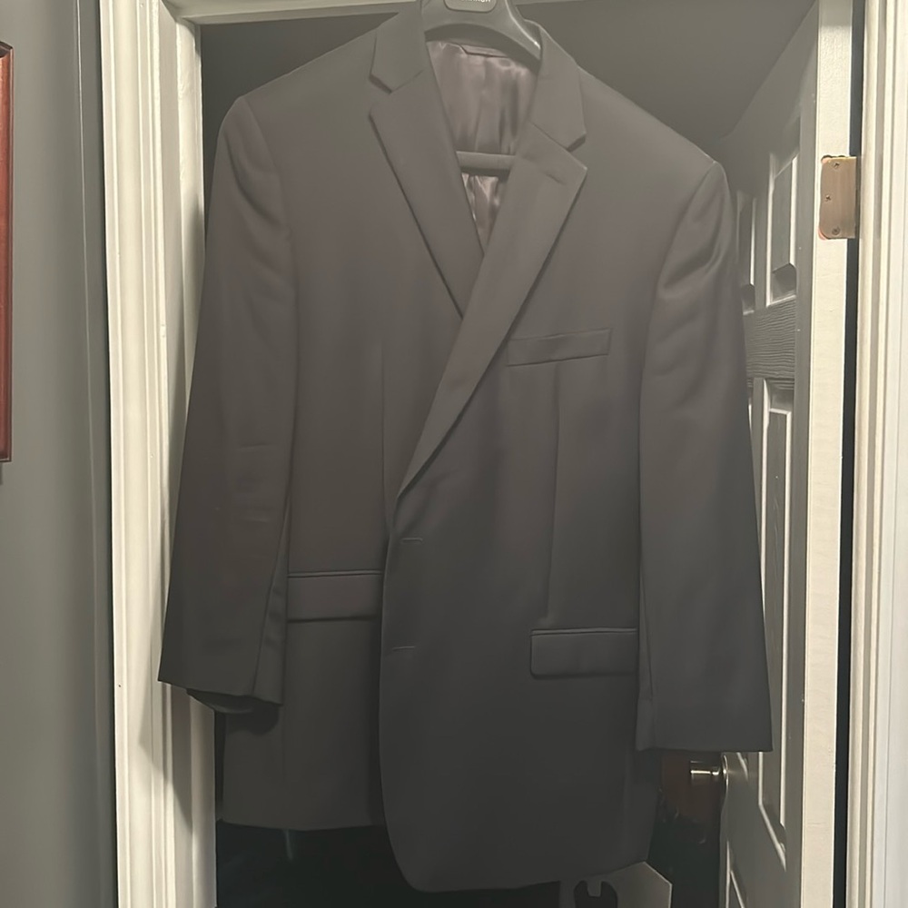 Men’s sport coat Ralph Lauren size 48L color black great condition!